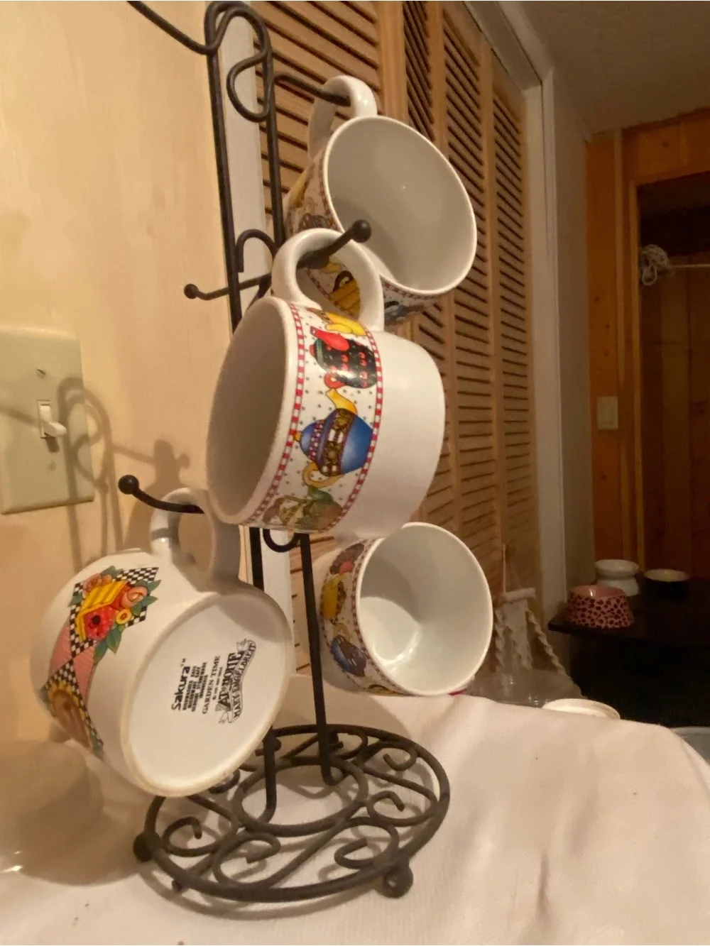 Vintage Sakura White Mugs teapot design by Mary Englehart